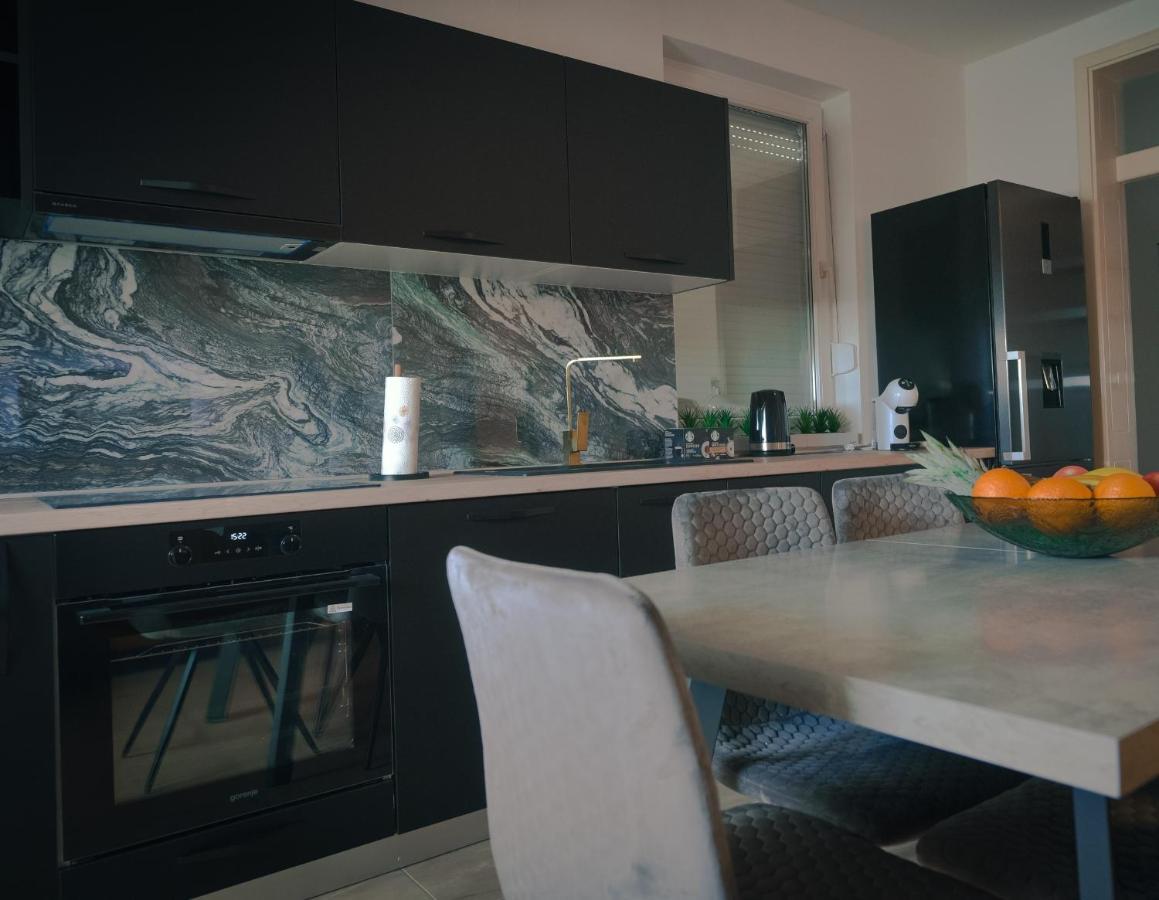 Mila Apartman Apartment Ðakovo Bagian luar foto